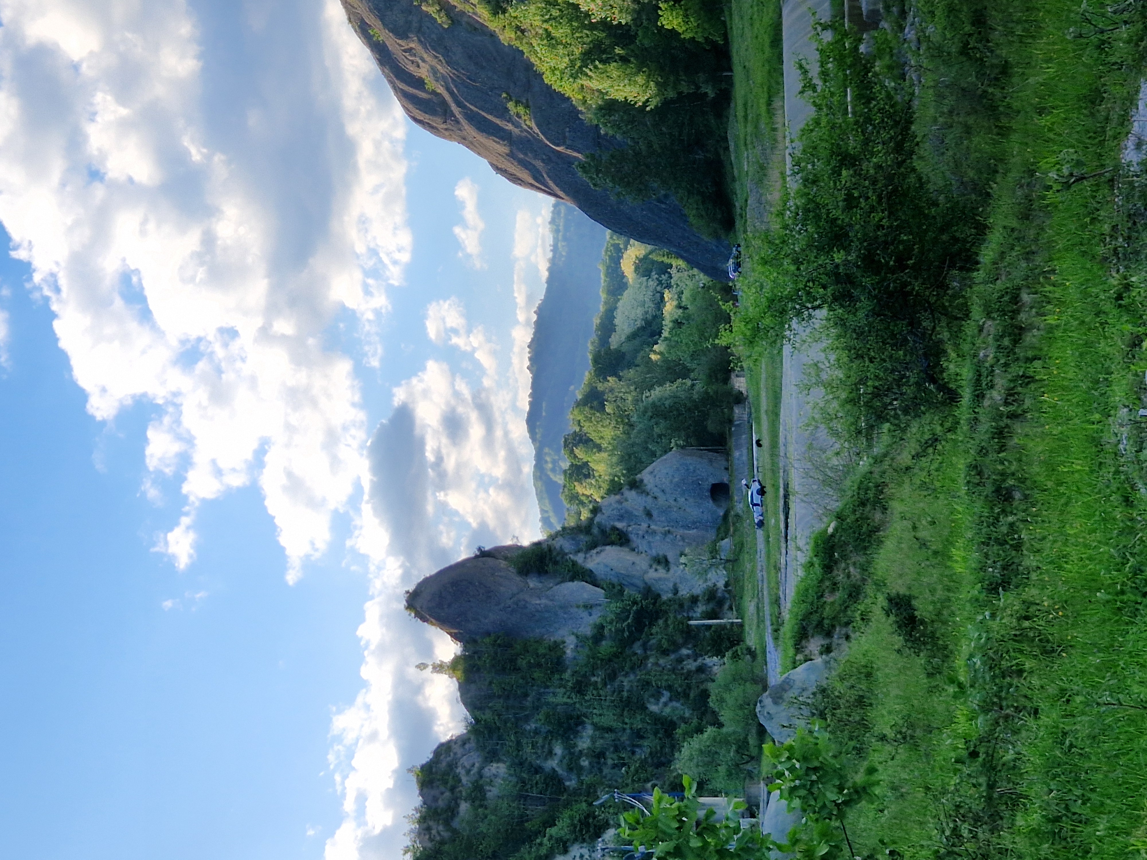 Cheile Doftanei - vedere de ansamblu cu tunel