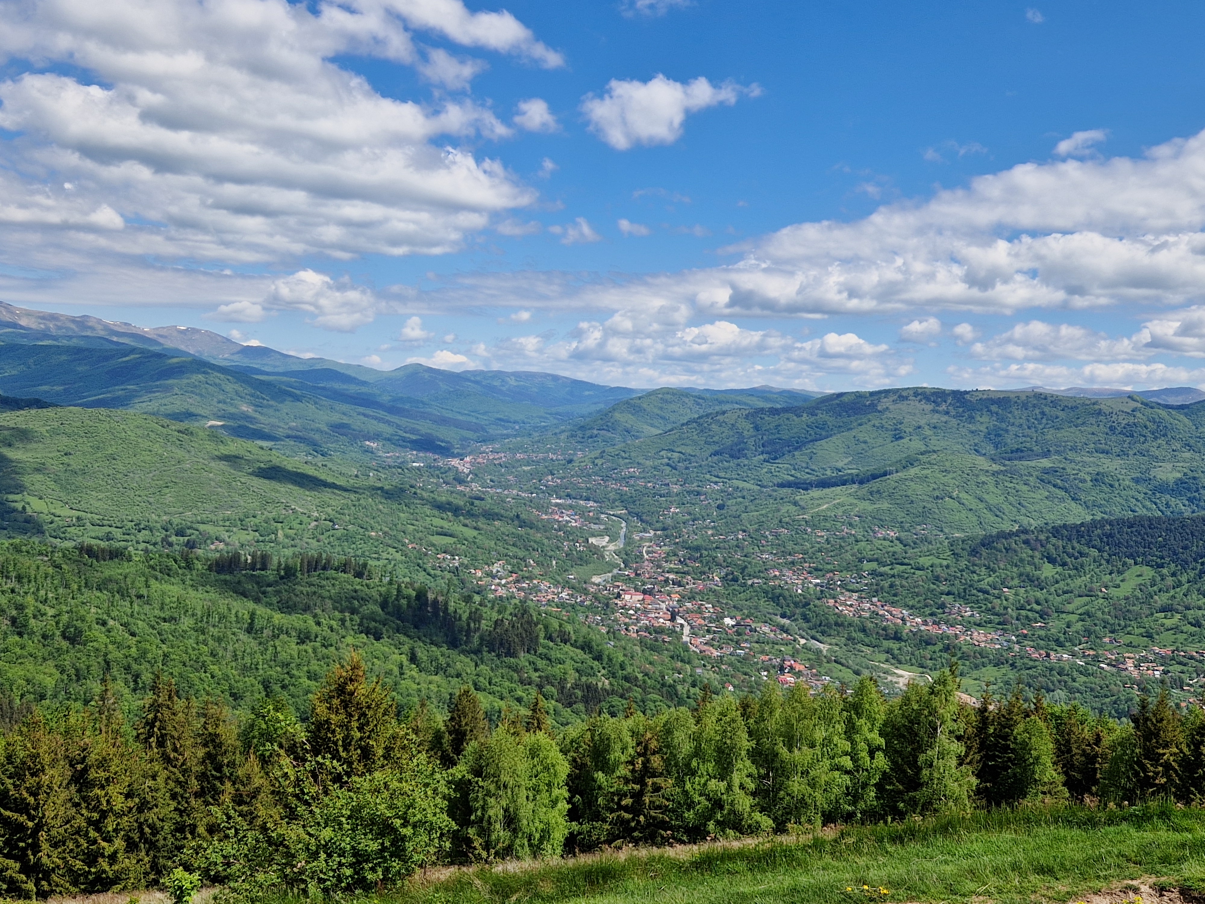 Panoramă din Vf. Secăria